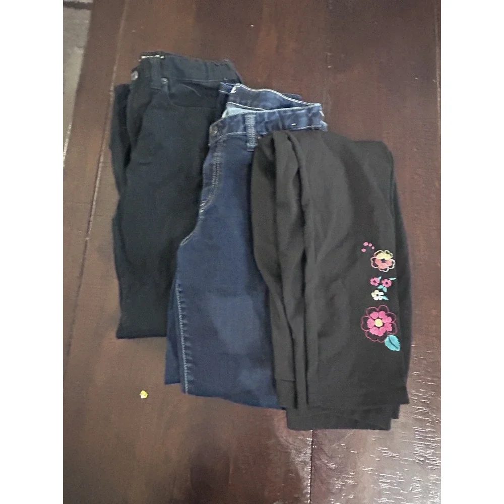 Girls Pants Lot Of 3 Size 14/16  Blue Jeans,Black Jeans ,black Chinos